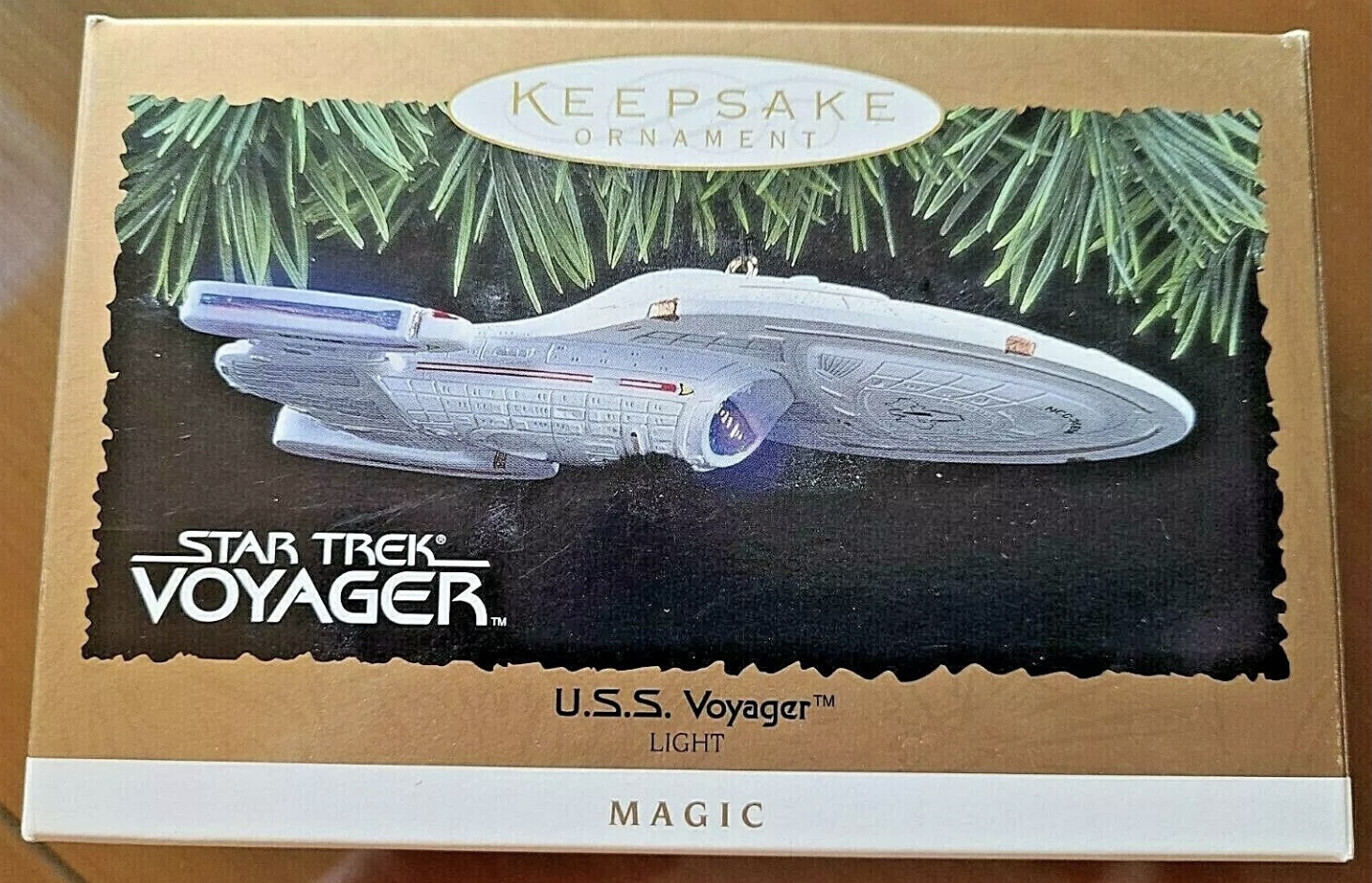 Hallmark スタートレックUSS ボイジャー　オーナメント　1996年版 09) 1996 U.S.S. Voyager | Hallmark Star Trek Ornaments